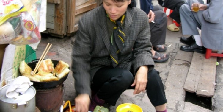 Hanoi street hawker