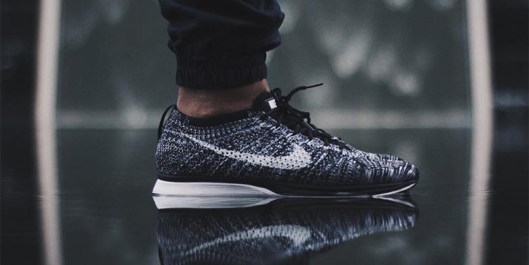 Nike Flyknit Racer Oreo 2.0