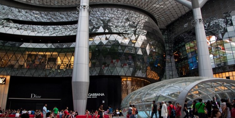 ION Orchard. Photo credit: Flickr user fishyjelly