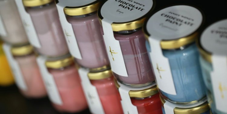 JANICE WONG's chocolate paint