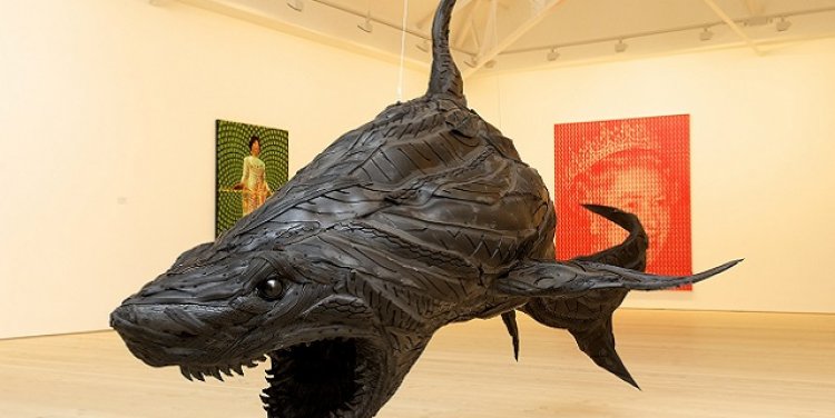 Ji Yong Ho's Shark 10 exhibit at the Korean Eye 2010