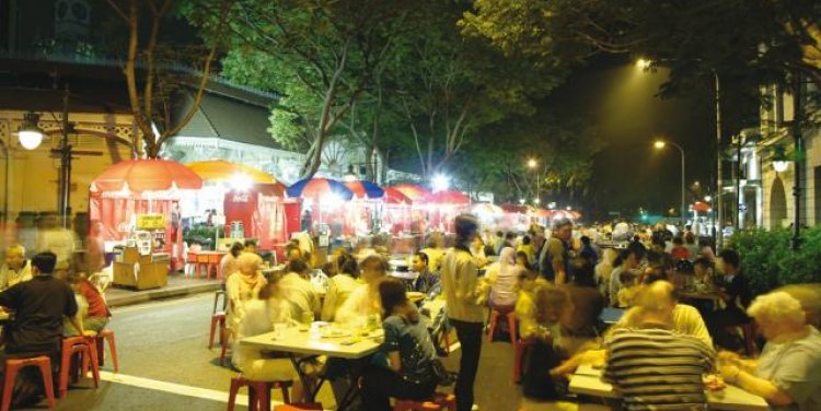 Late Night Eats at Lau Pa Sat