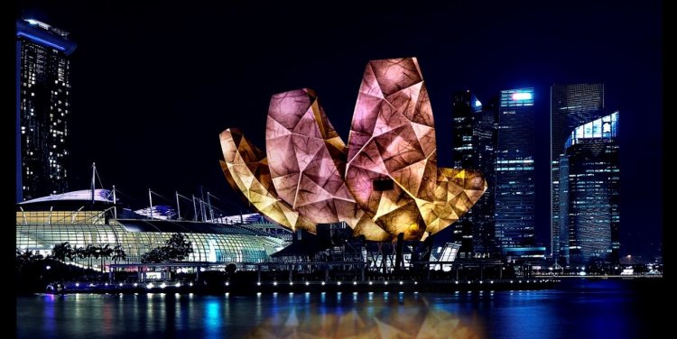 Lighthouse of Time. All images courtesy of i Light Singapore