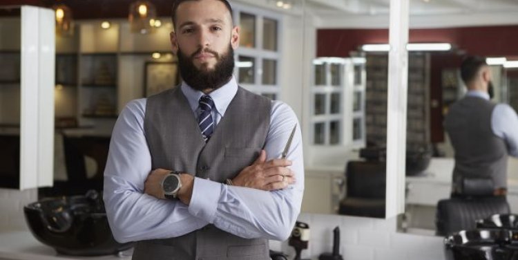Master barber Luke Strickland of Jermyn Street, Singapore
