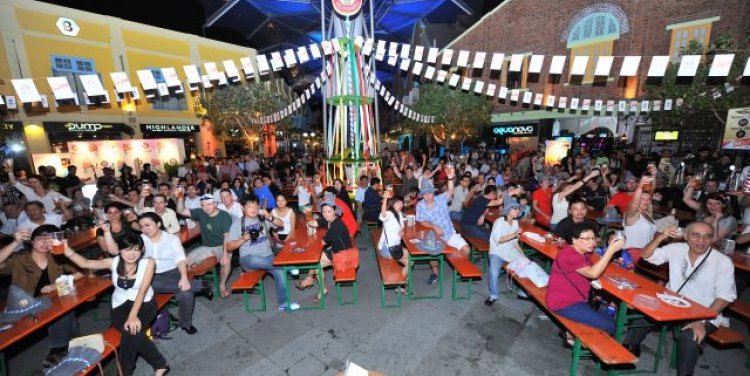 Erdinger Maifest; Clarke Quay