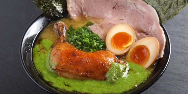 Green spicy ramen