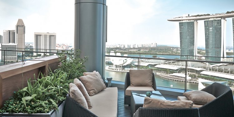 Me@OUE Rooftop Lounge