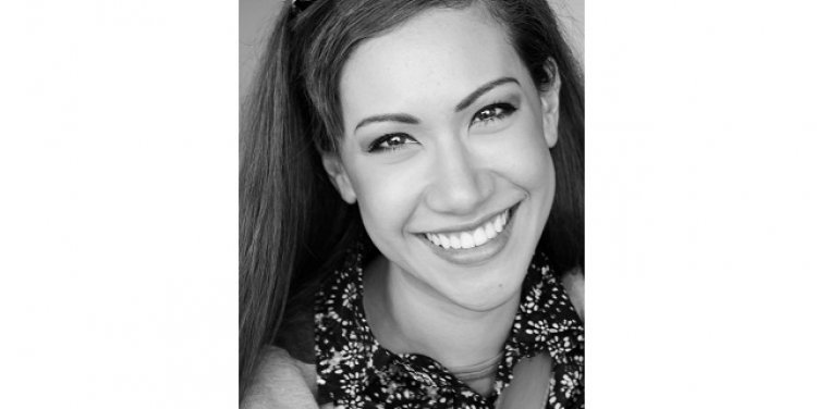 Mina Kaye, Singapore