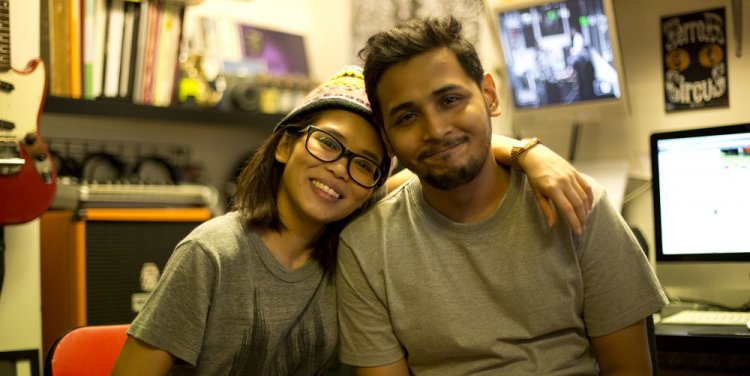 Anvea Chieu and Tarmizee Taksen of the Museum of Independent Music