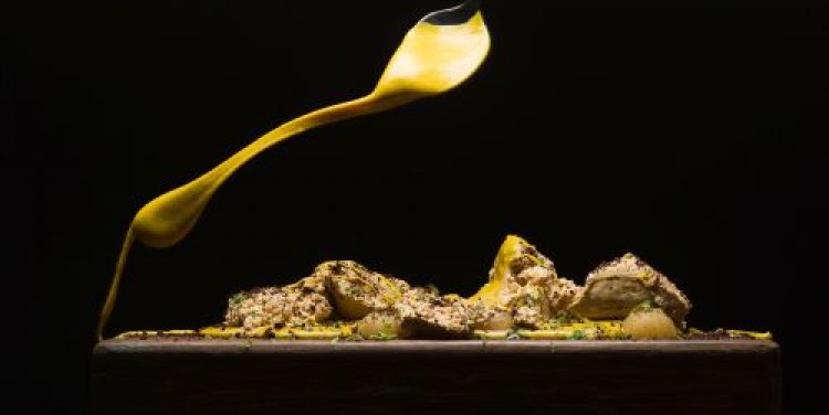 Moosehead's pineapple ice pops with gula melaka foam