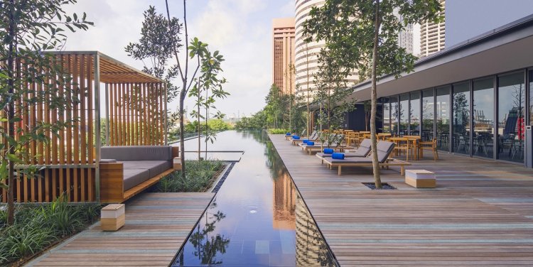 Outdoor infinity pool