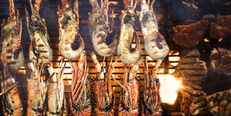 BBQ lobsters and steaks at Oscar’s