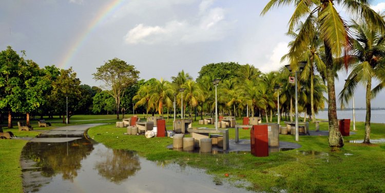 Pasir Ris Park (Credit: National Archives of Singapore)