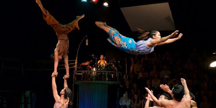 Phare, The Cambodian Circus. Photo by Liza Politi