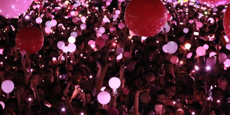 Photo credit: Neville Teo / Pink Dot's Facebook page