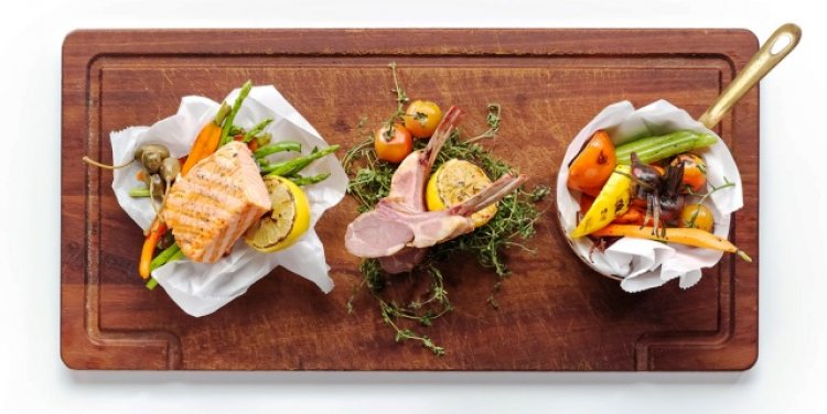 Organic Plates of Pleasure at 10 at Claymore 