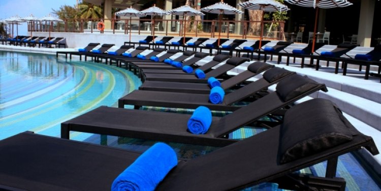 Pullman Phuket Arcadia swimming pool