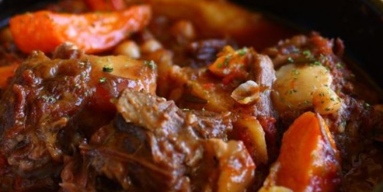 Oxtail stew at Don Quijote