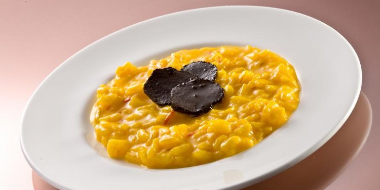 Risotto Milanese style with black truffle