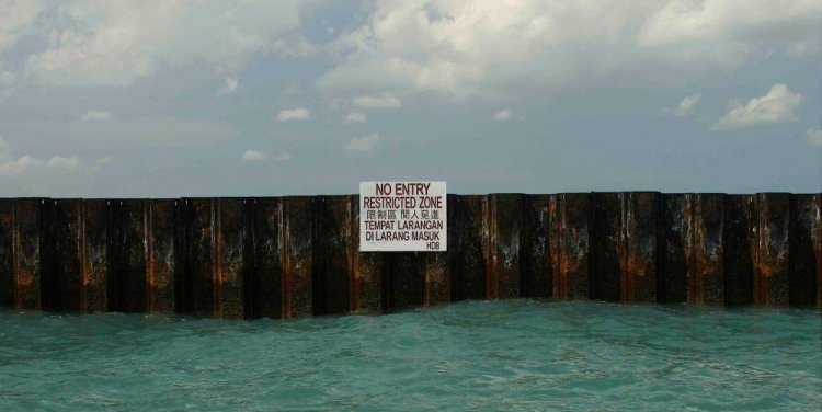 SEASTATE, by Charles Lim