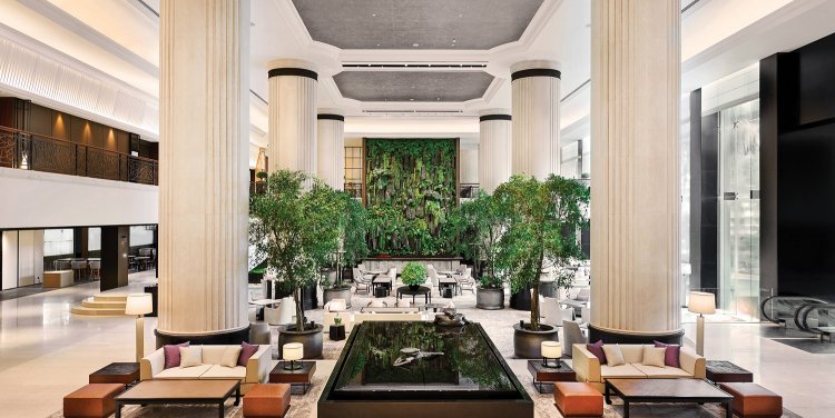 Shangri-La Hotel, Singapore lobby