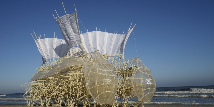 Strandbeest by Theo Jansen