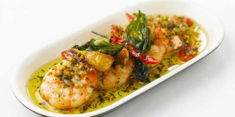 Sauteed Garlic Prawns with Olive Oil from District 10