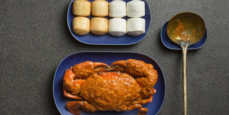 Singapore Chili Crab with Mantous