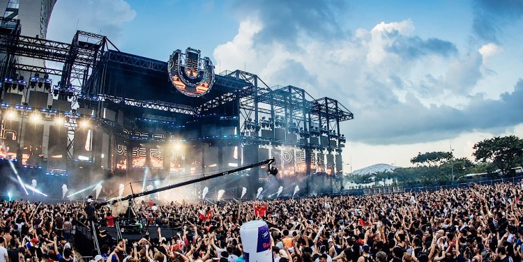 Ultra Singapore 2017. Photo credit: Colossal Photos