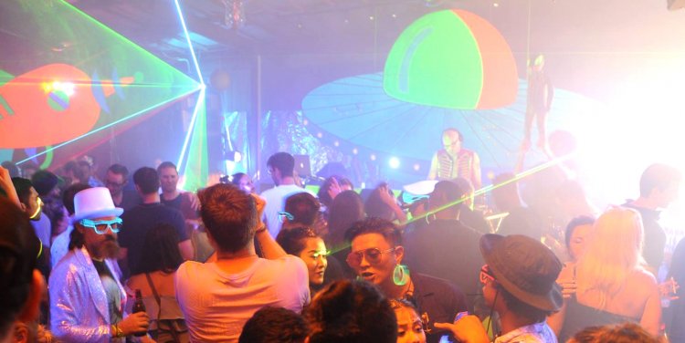 Photo credit: 2018.i.m.design.mark.lewis.photography / Under the Bridge Parties SG's Facebook page