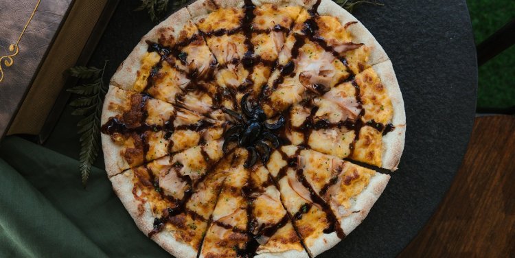 Spider Web Pizza at The Summerhouse