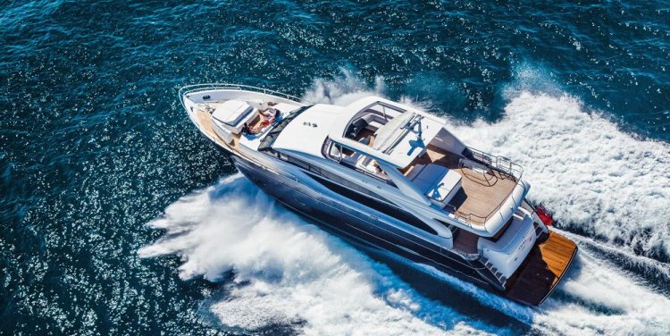 Boat Lagoon Yachting