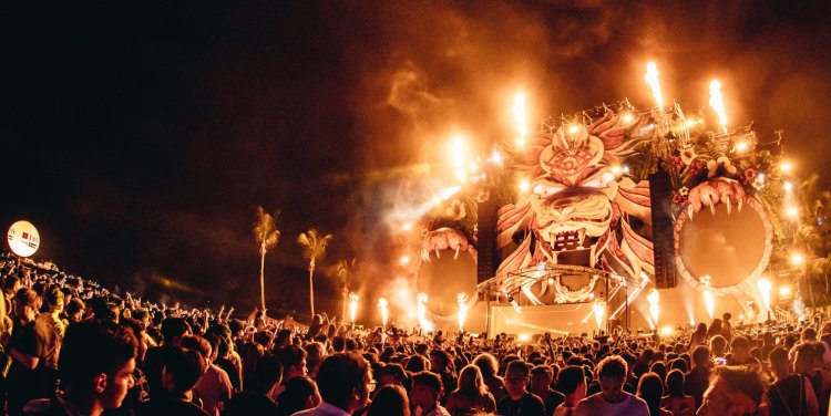 ZoukOut 2017. Photo credit: Colossal Photos