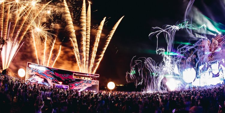 ZoukOut 2017. Photo credit: Colossal Photos