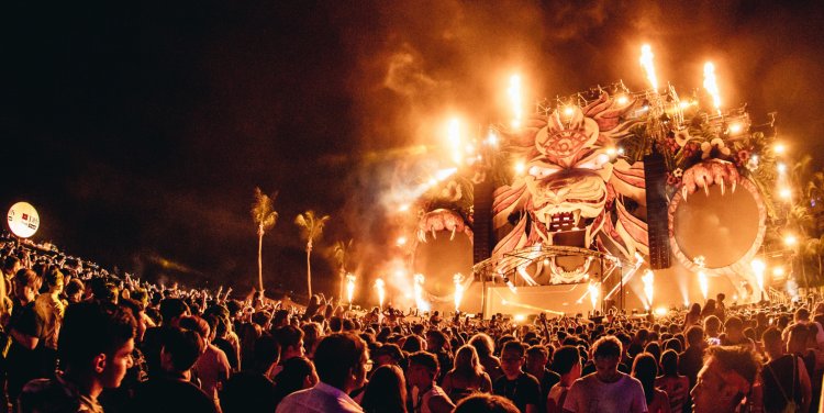 ZoukOut 2017. Photo credit: Colossal Photos