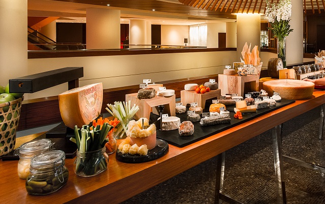 Sunday Champagne Brunch @ Edge