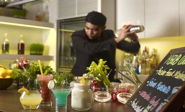 Cocktails at The Waterfall at Shangri-La, Singapore