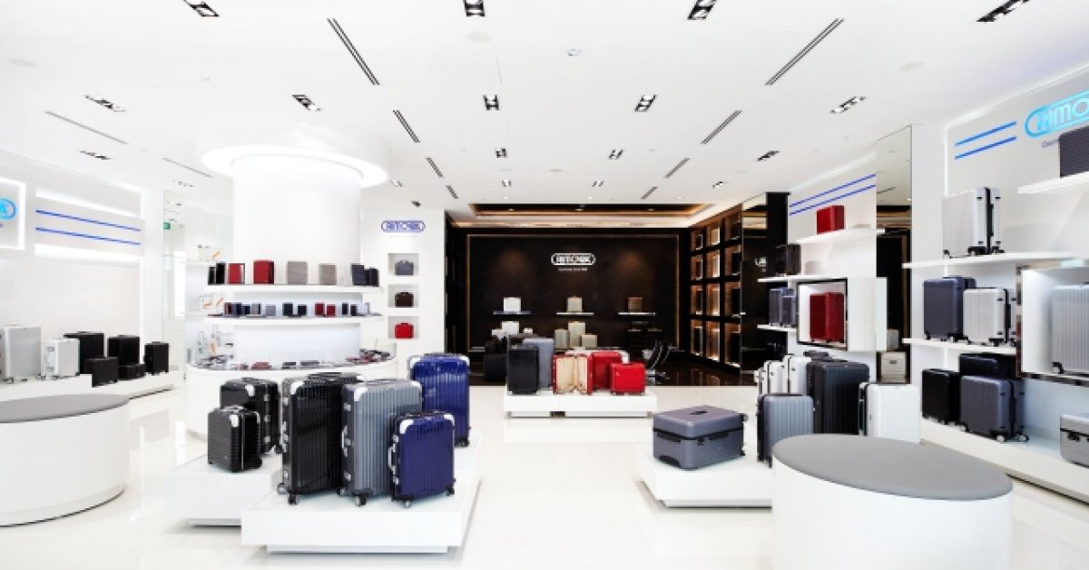 rimowa mandarin gallery