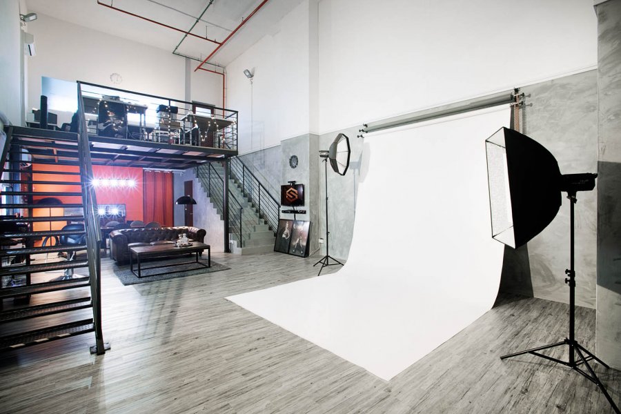 , There&#8217;s a co-working space complete with a photo studio in Singapore for budding photographers