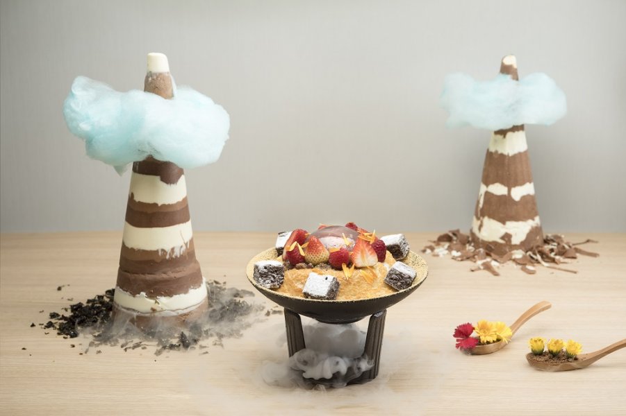 , This new restaurant at Resorts World Sentosa serves dreamy and pretty-looking desserts