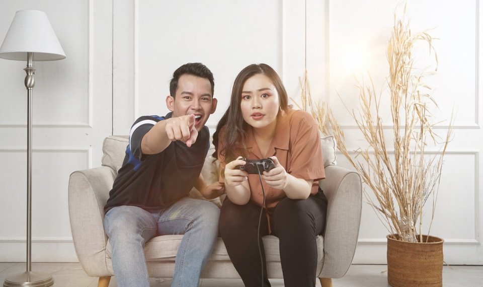 , 5 types of couples who should get their Valentine’s Day gifts on Shopee