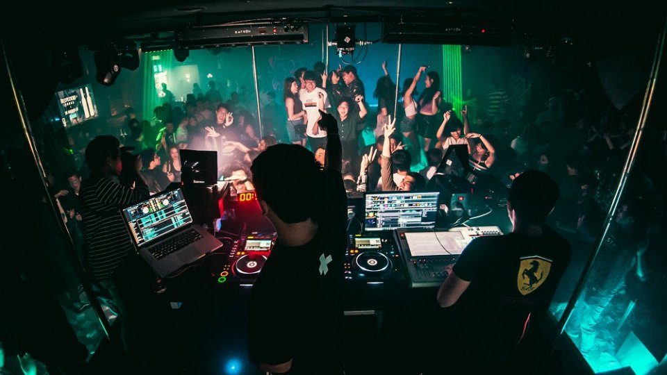 , A new themed club has opened—and this one’s for all your Korean clubbing fantasies