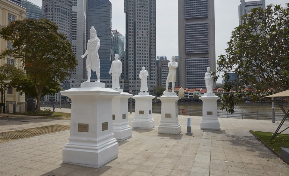 , Sir Stamford Raffles is back by the Singapore River, and he brought friends