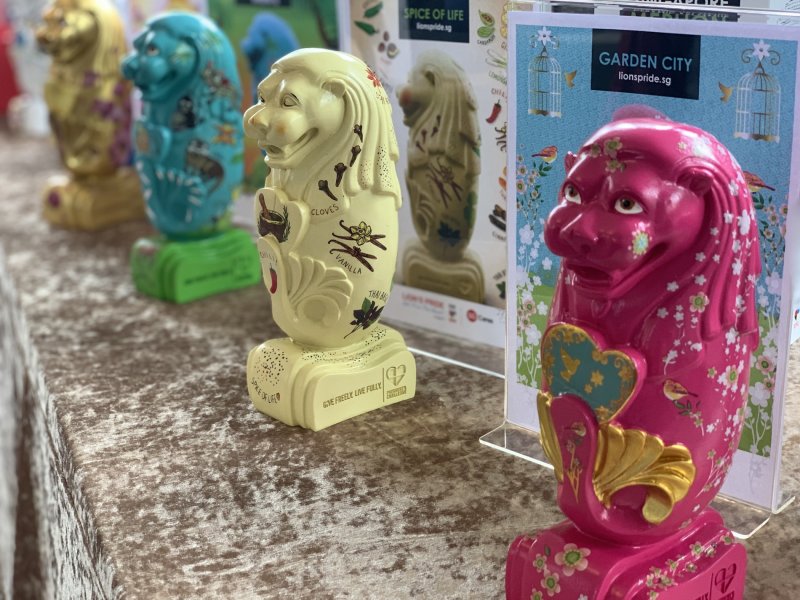 , For a good cause, check out a Merlion art trail and paint a miniature Merlion statue
