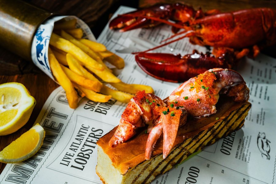 Lobster rolls in Singapore 