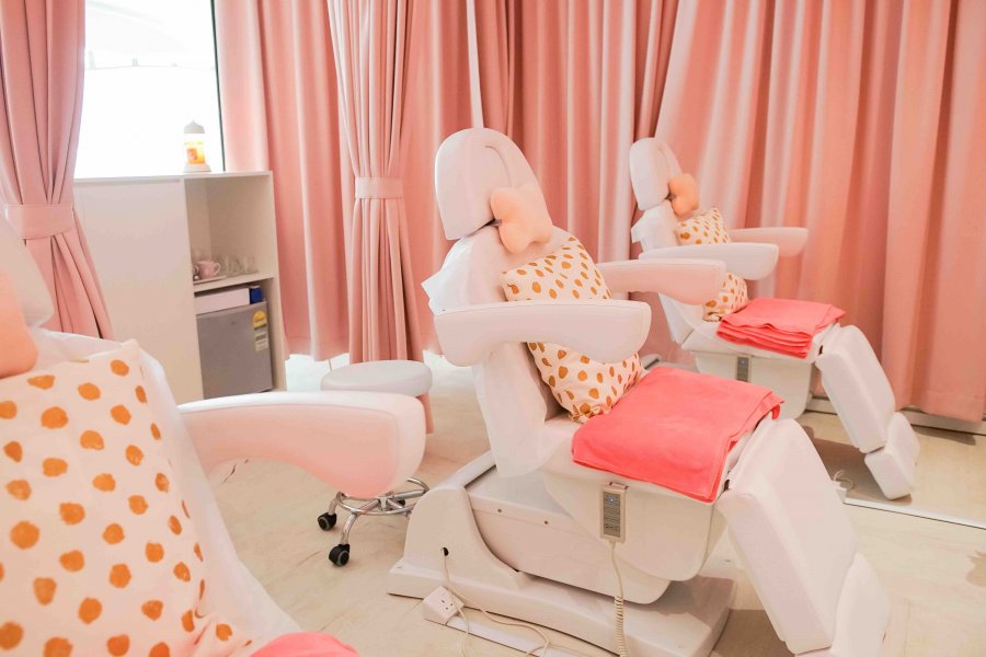 , Be pampered with bespoke facial treatments at unique beauty parlour Peachy Skin Bar