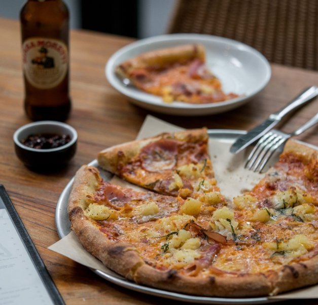 P.S. Cafe - delicious pizzas with ice cold beer