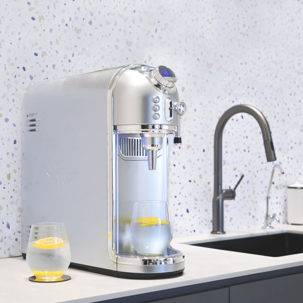 Alkaline water Singapore with adjustable ph value