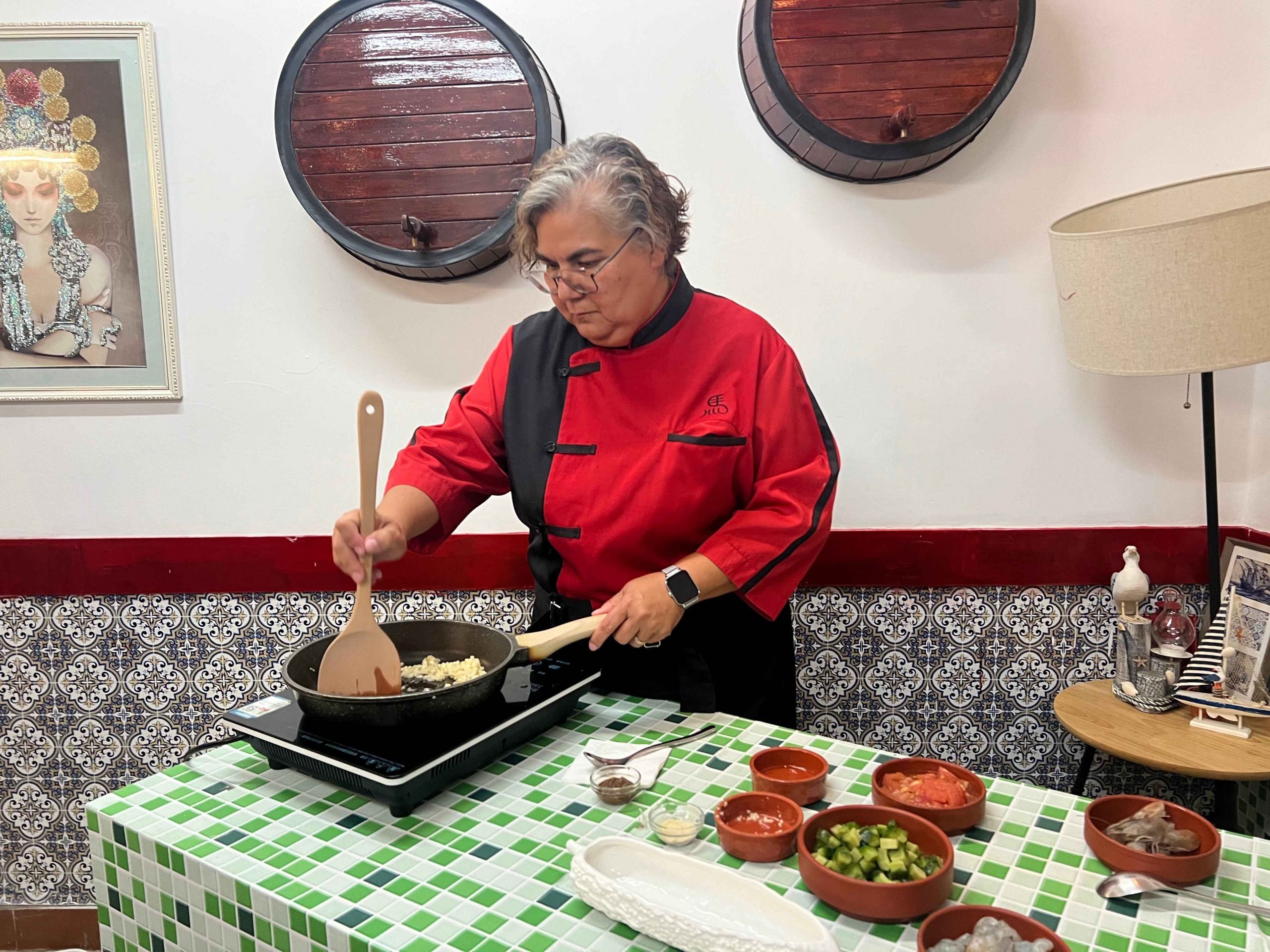 Ana Manhao doing a cooking demonstration. Photo: Karen Tee